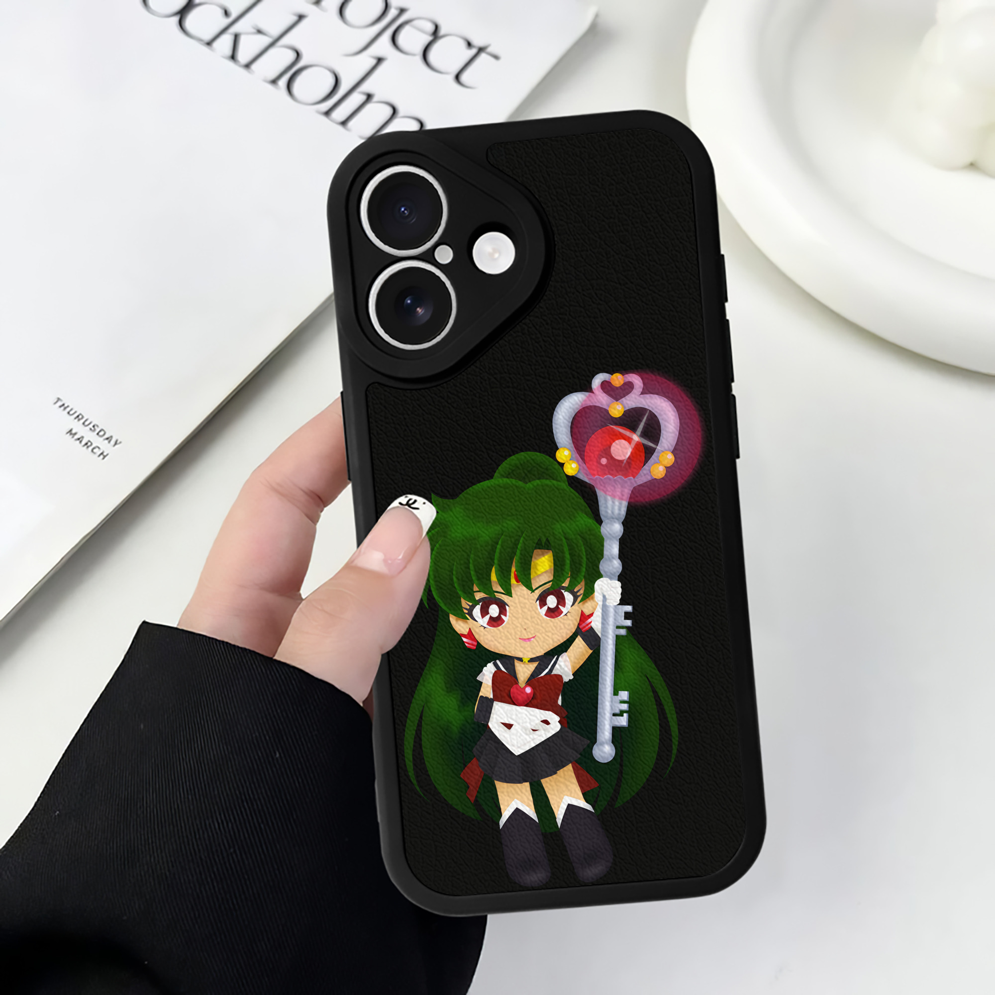 （画像用） 美少女戦士セーラームーン 冥王せつな Sailor Moon Meiou Setsuna 【iPhone 16シリーズ対応】シリコンスマホケース（レザー調） 材質：シリコン